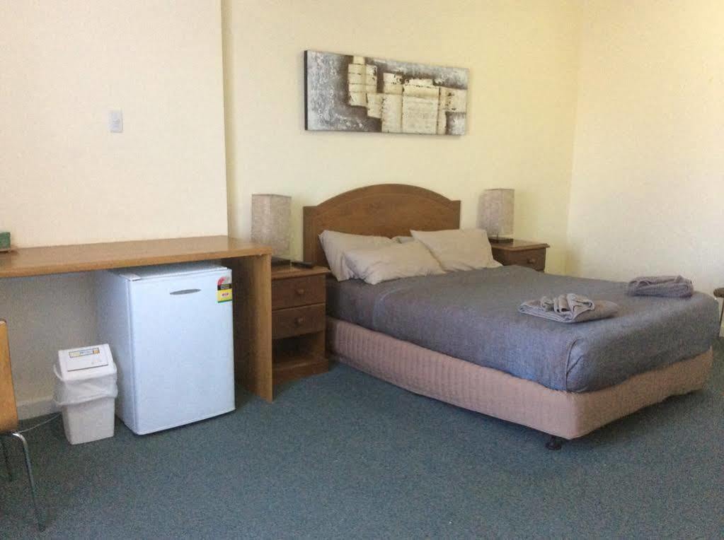 New Whyalla Hotel Esterno foto